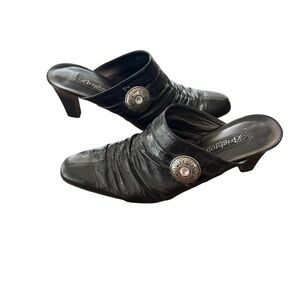 Brighton Ruben Krinkle Mule Heels Women’s Size 9